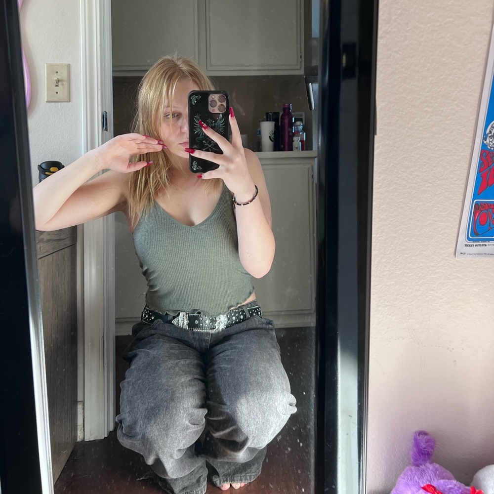grey tank top (cropped)